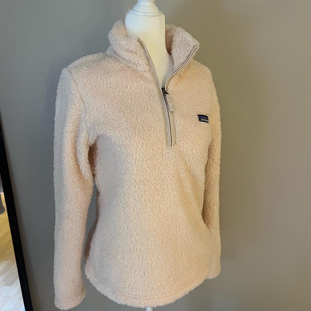 Patagonia cream fuzzy fleece